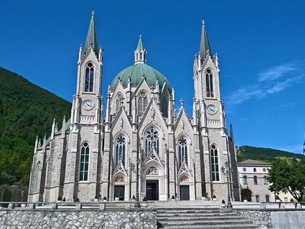 2_CHIESE_Basilica_minore_dell'Addolorata_(Castelpetroso)034